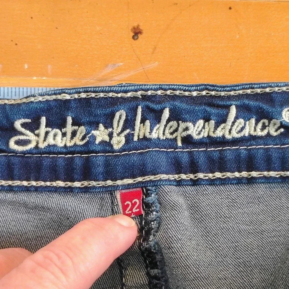 State of Independence Womens Plus Size 22 Dark Wash Embroidered Denim Shorts